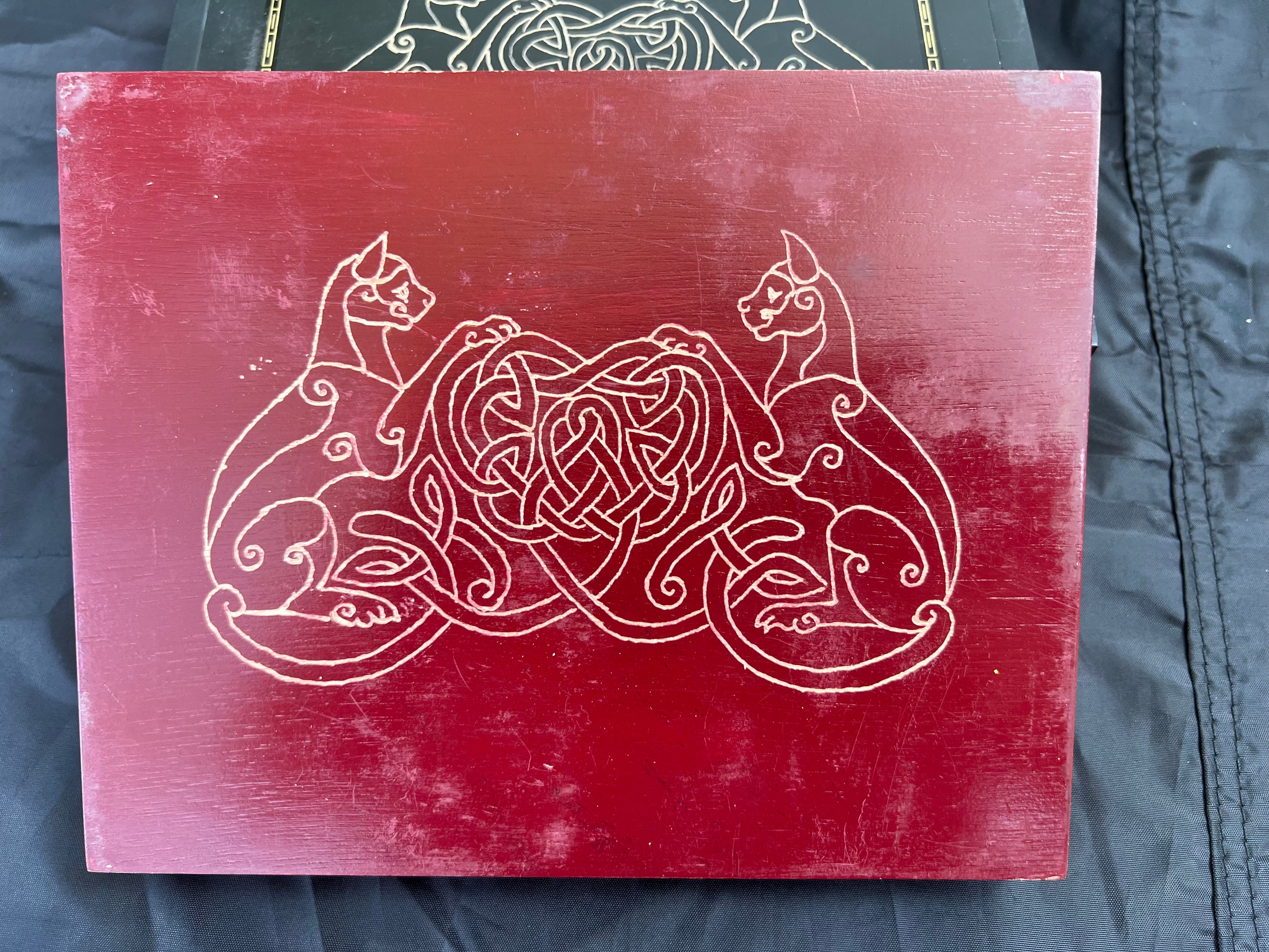 Box, Wood Engraved Celtic Cats | Handcrafted Feline Spirit Storage for Tarot & Crystals